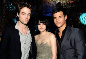 Robert Pattinson, Kristen Stewart e Taylor Lautner: triângulo amoroso teen do momento